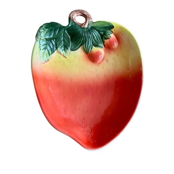 STRAWBERRY Serving Dish Ceramic Beautiful Used Condition Lifelike Coral Yellow - Picture 2 of 2